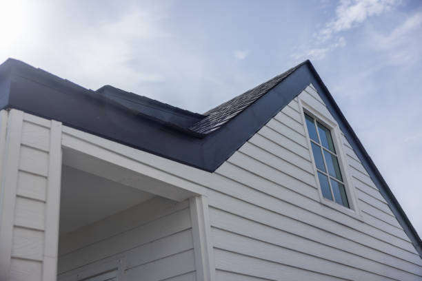 How To Choose The Right Materials for Your Siding Installation in 'Santa Anna, TX